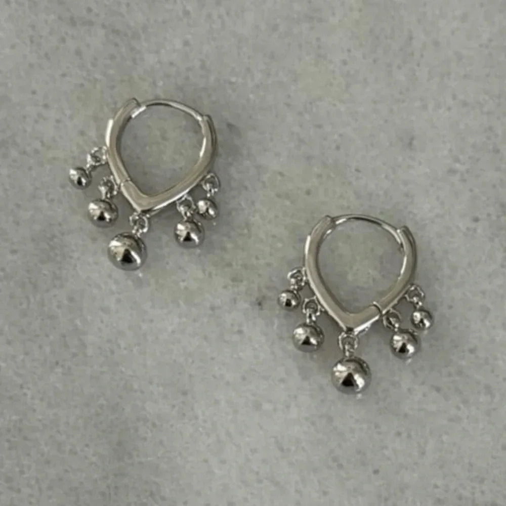 Sterling Silver Triangle Beaded Fringe Hoop Earrings
Brand New - Picture 4 of 4